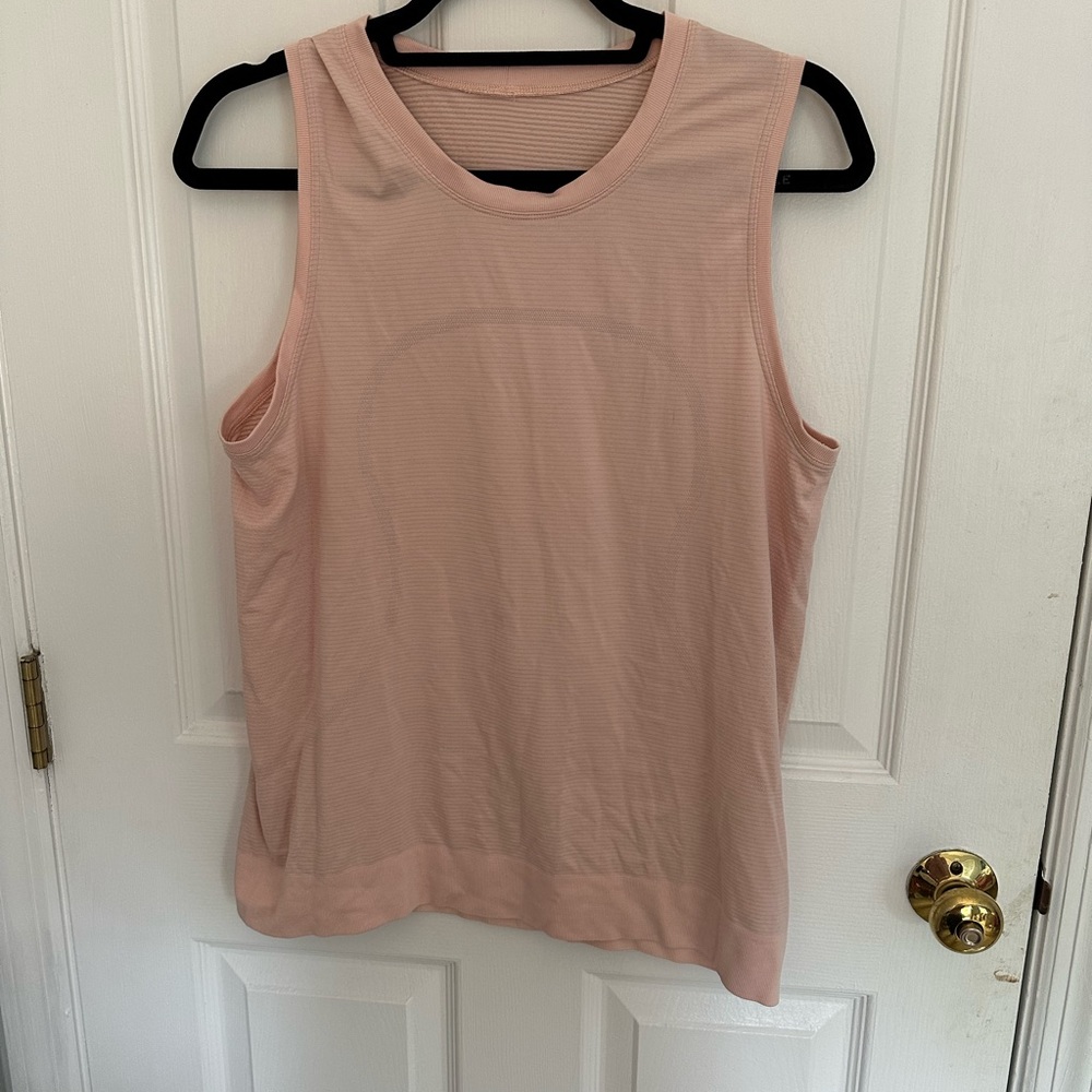 Lululemon Swiftly Relaxed Fit - Light Pink - Size 6 - barely worn